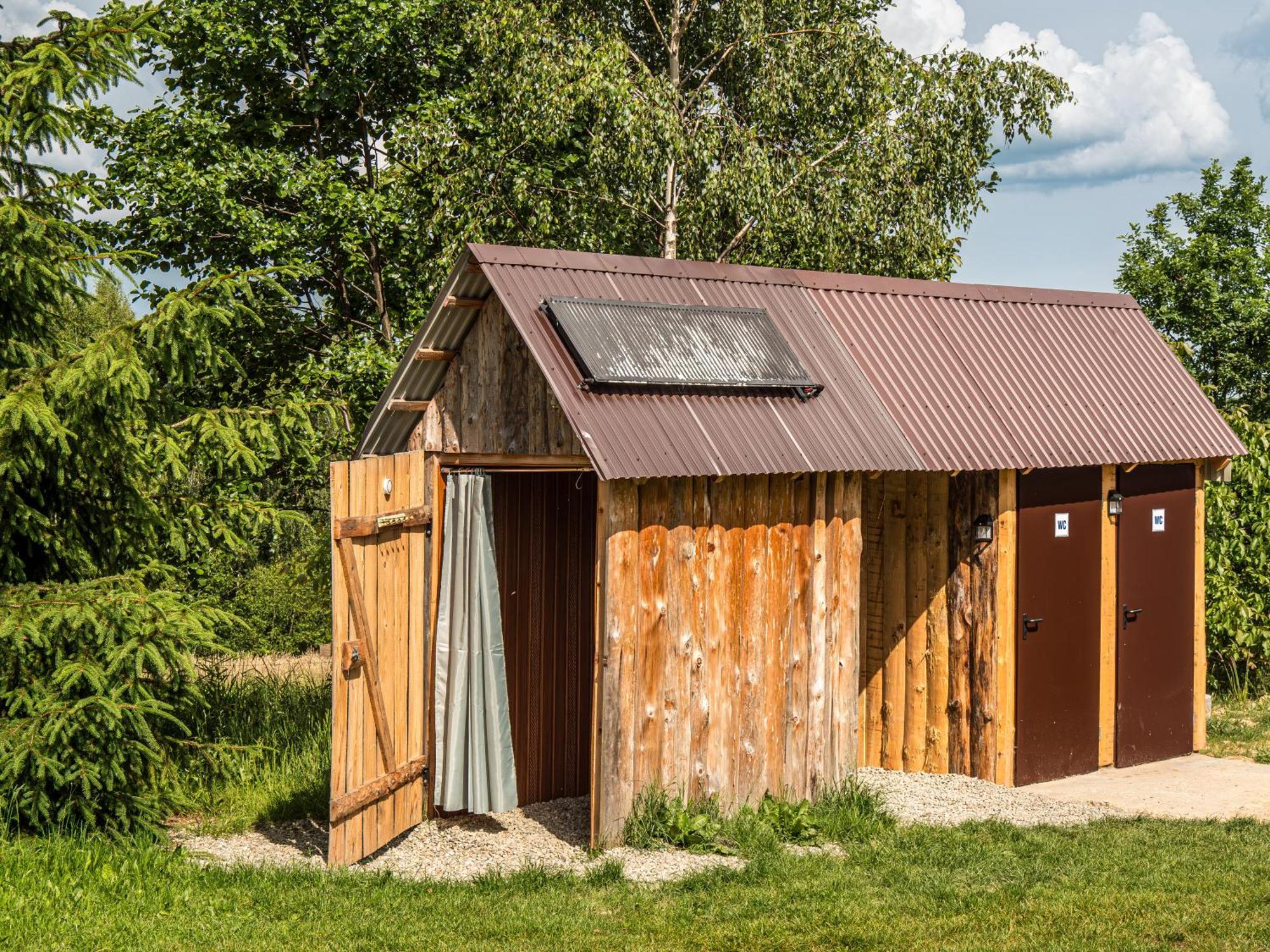 ホテル Fort Wapiti Zalasowa エクステリア 写真
